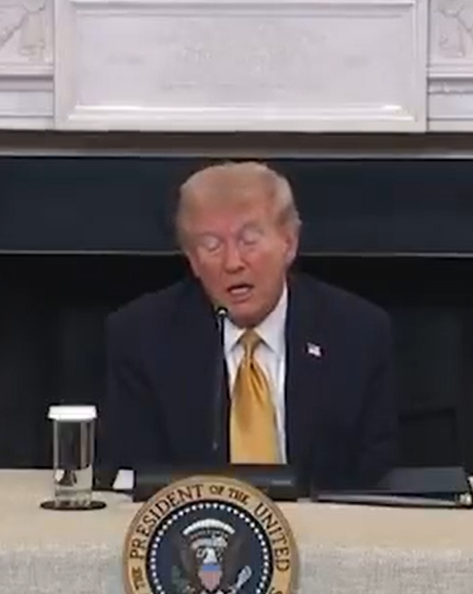 Imagen de Donald Trump dice qué Colombia es un nido de drogas, que Gustavo Petro es un matón y que fabrican cocaina a niveles nunca antes vistos!. No toleraremos esto por mucho tiempo!!.